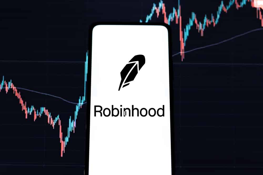 Robinhood Stock Price Tumbles on Layoff Announcement